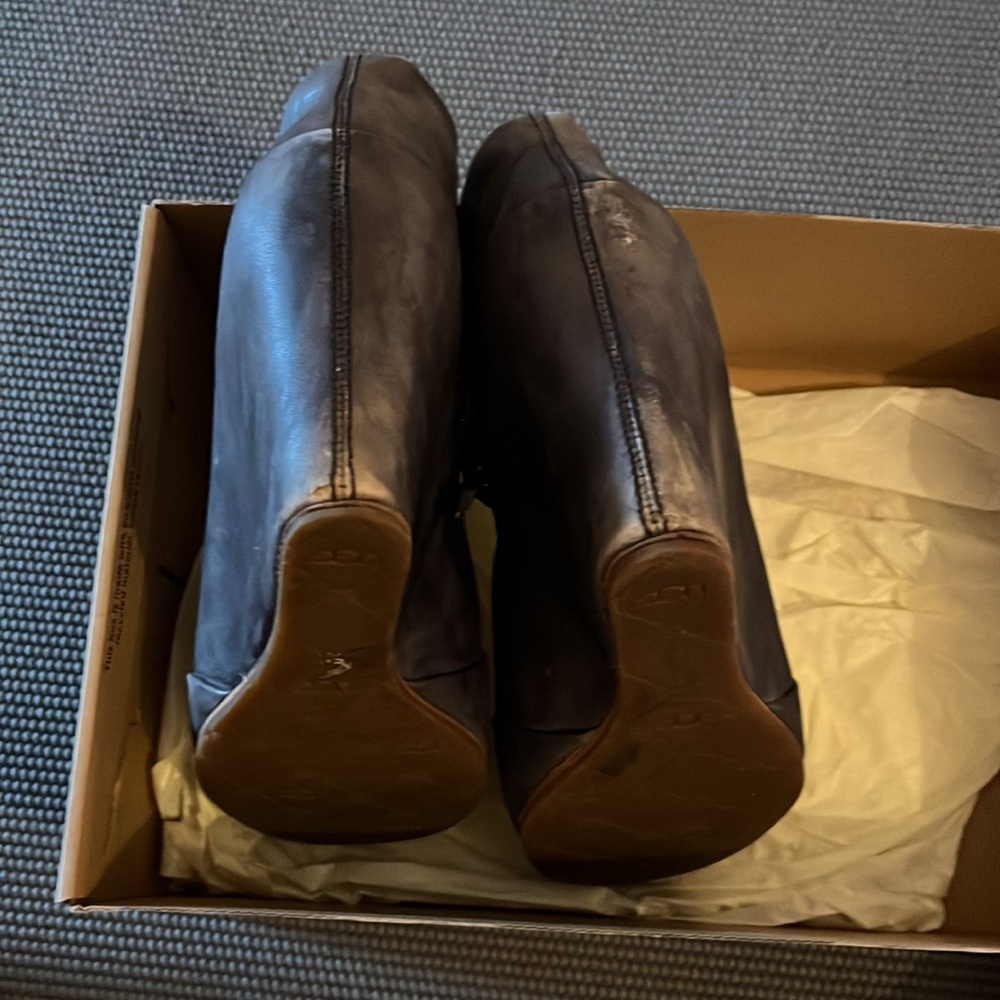 Ugg platform booties - Picture 3 of 6